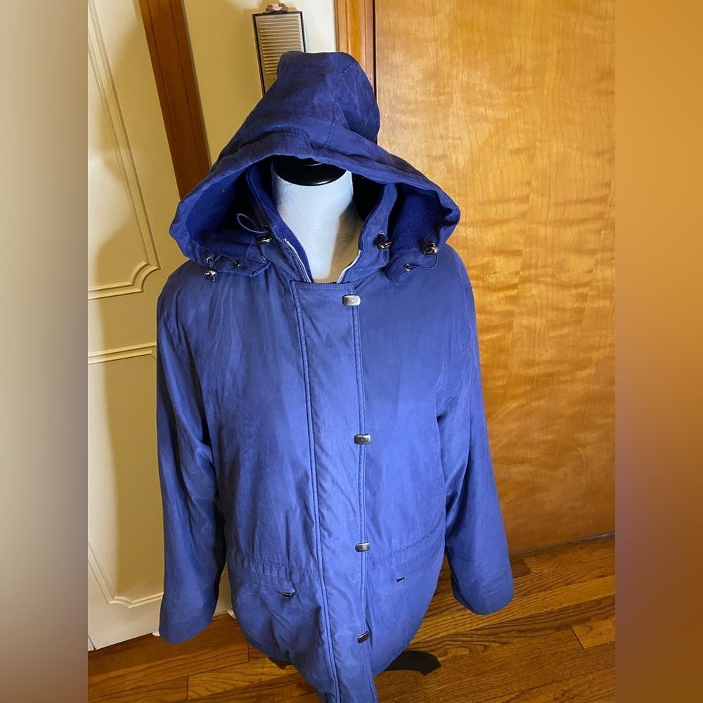 Woman’s jacket - Picture 3 of 9